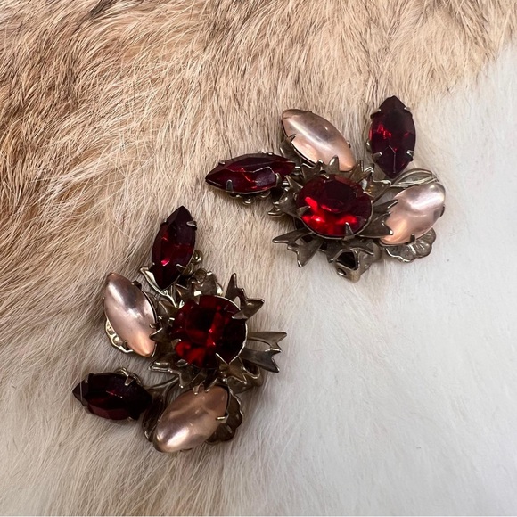 Vintage Art Noveau Czech Glass Rhinestones Deco Red Peach Glass Clip on Earrings - Picture 1 of 10